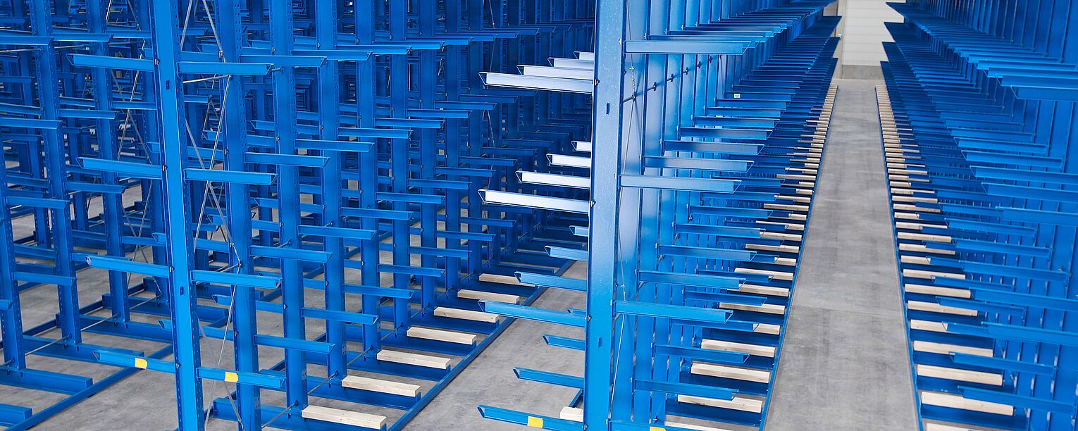 [Translate "Romania"] Cantilever racking for narrow aisle