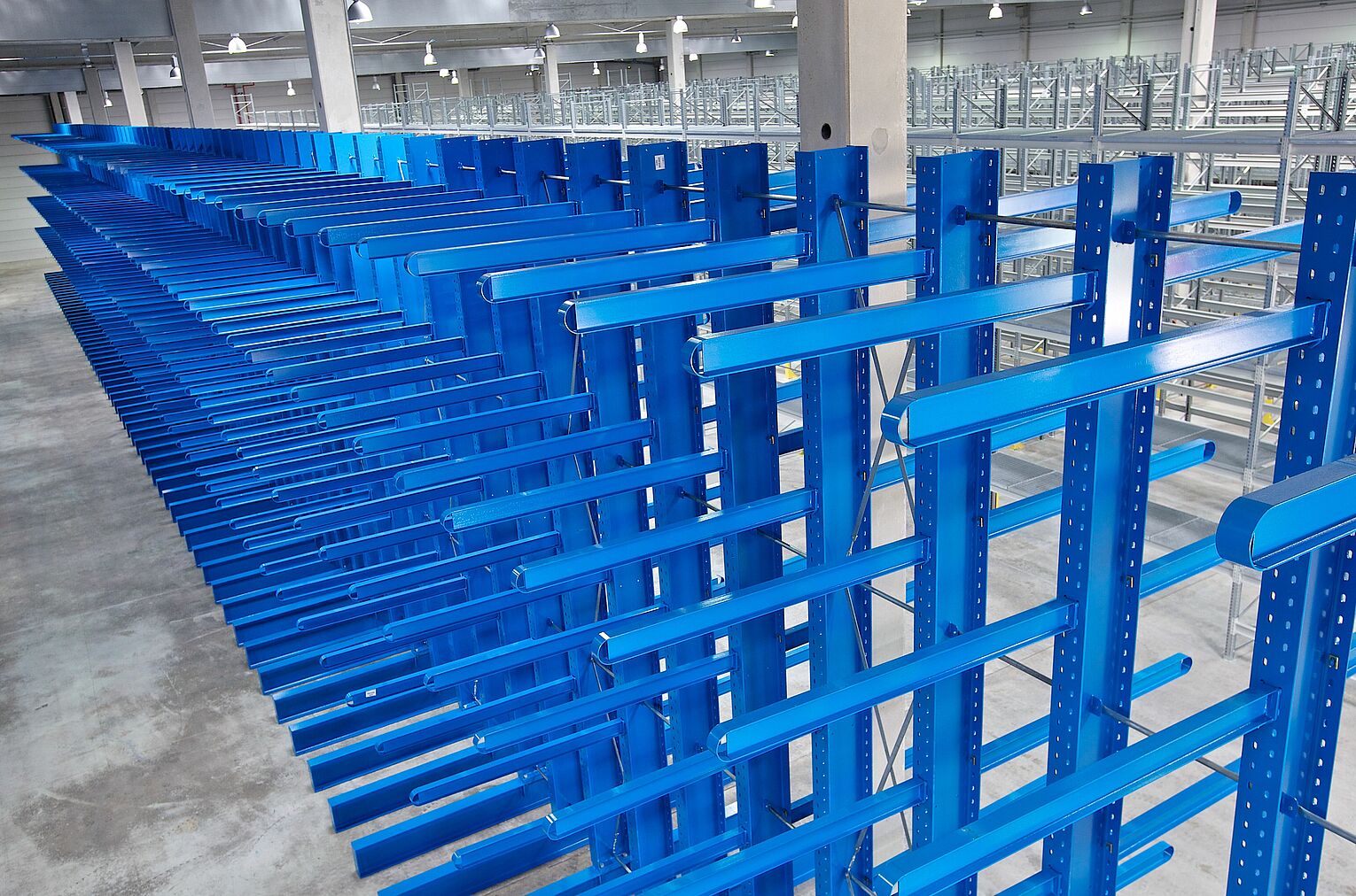 [Translate "Romania"] Cantilever racking system by OHRA